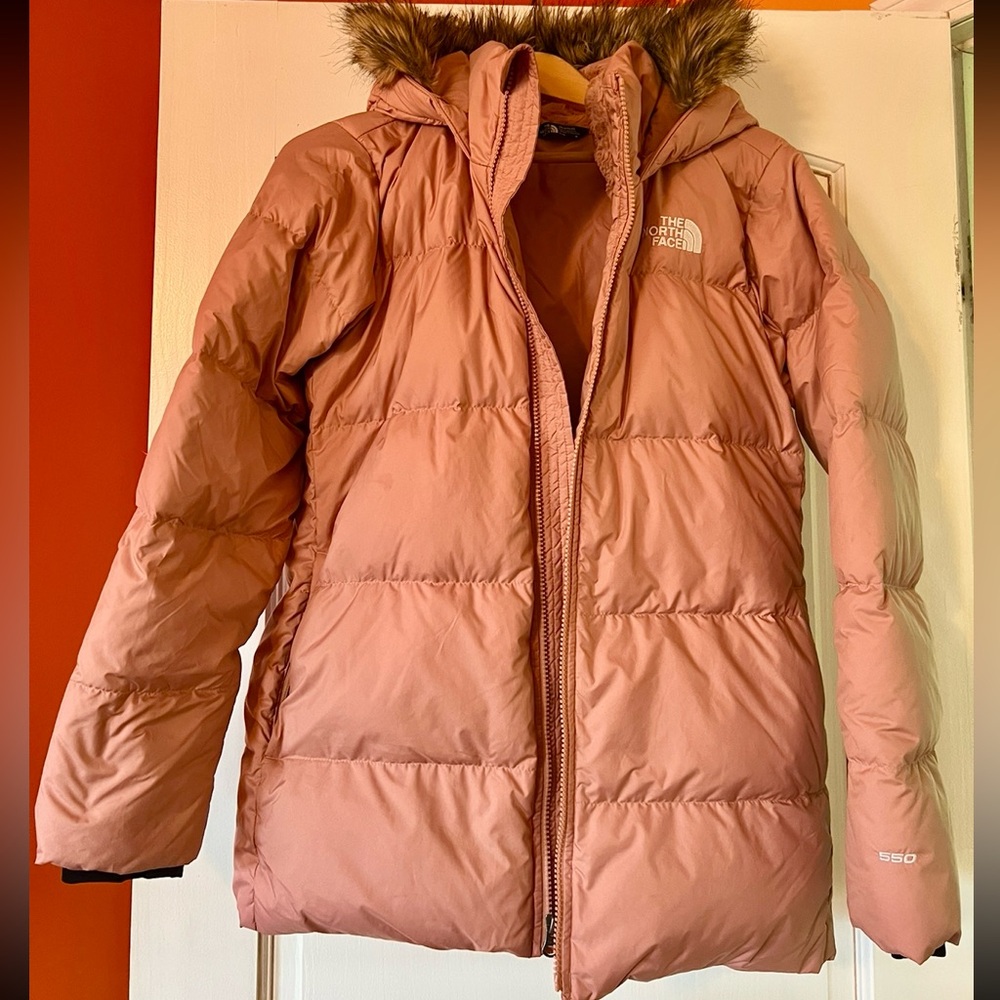 The North Face 550 Hooded Girls Jacket, Girls size LX (18) Peach color